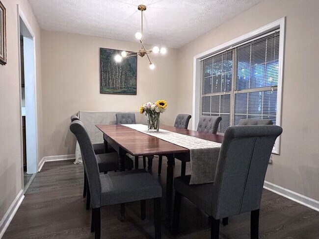 Building Photo - North Druid Hills Hidden Gem! 2 Bed - 2 Bath Near Emory, Available Late July!