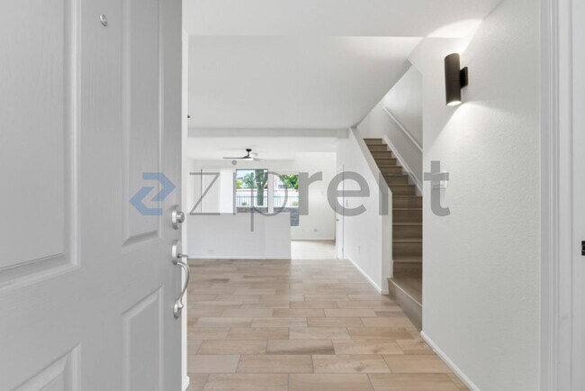 Building Photo - Unit Unit 1018