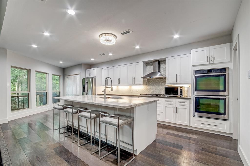 Foto principal - 9111 Briar Forest Dr