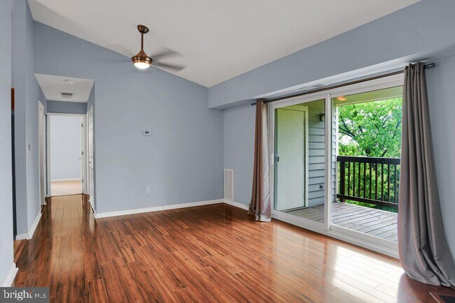 Foto del edificio - 200 Spring Maiden Ct
