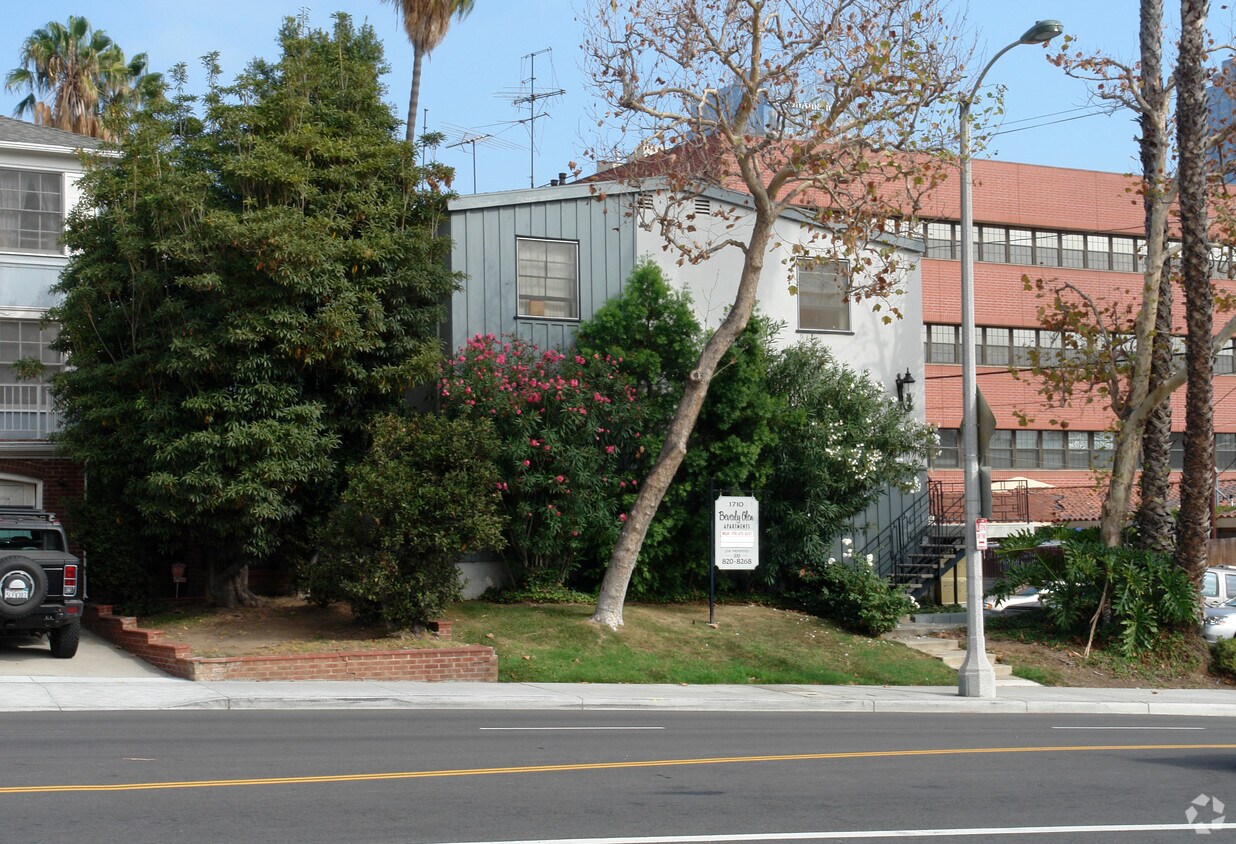 1710 S Beverly Glen Blvd, Los Angeles, CA 90024 Apartments in Los