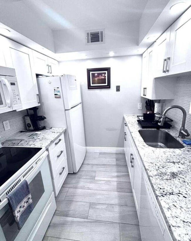 Building Photo - 111 Briny Ave