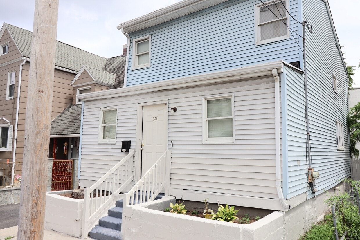 Primary Photo - 60 Olive St