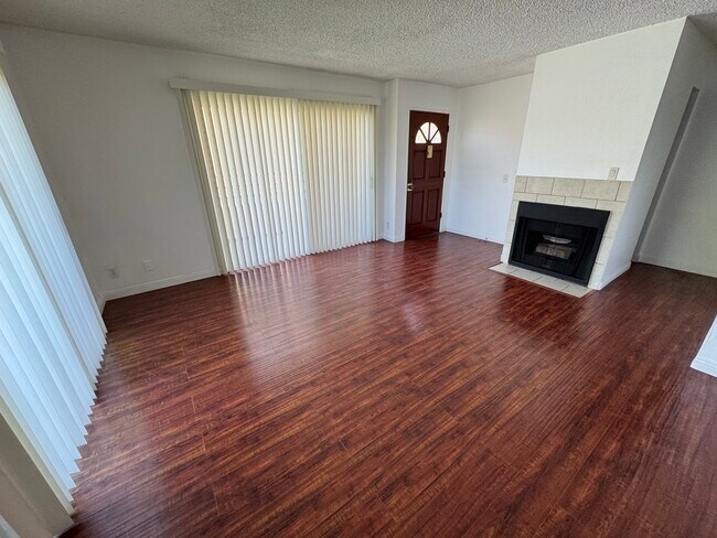 Foto del edificio - 2620 S Barrington Ave