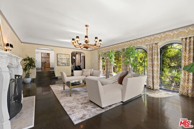 Foto del edificio - 3300 N Knoll Dr