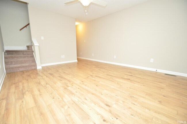 Foto del edificio - 6126 Deerwood Pl