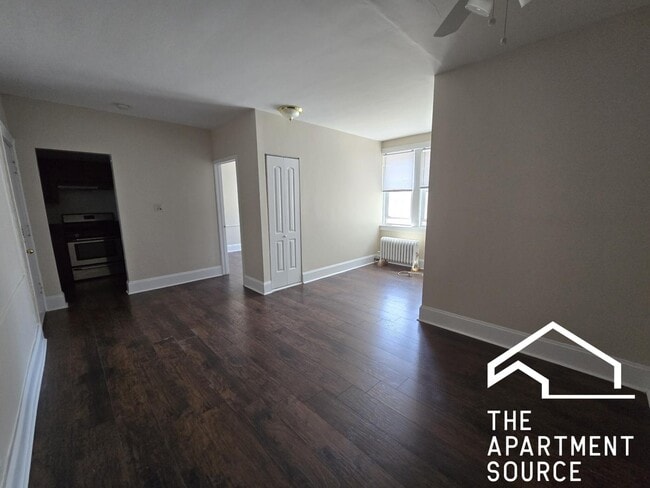 Building Photo - 1333 W Birchwood Ave