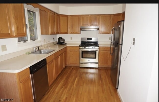 Building Photo - 8 Magnolia Ct