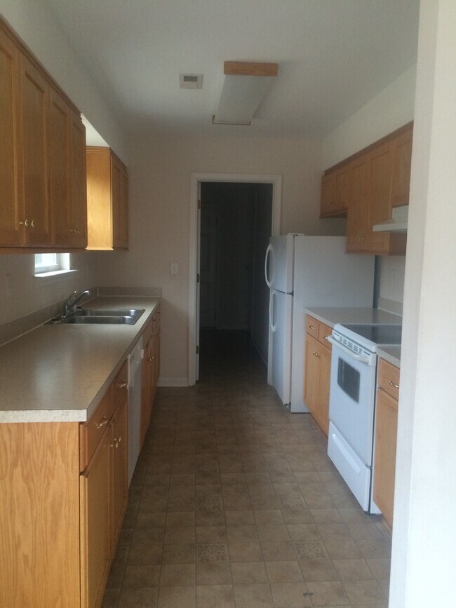 Foto del edificio - Beautiful Home located in Camden County and close to Water Access