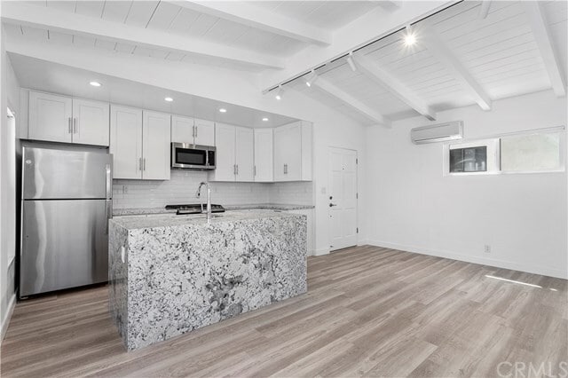 Building Photo - 217 10th St