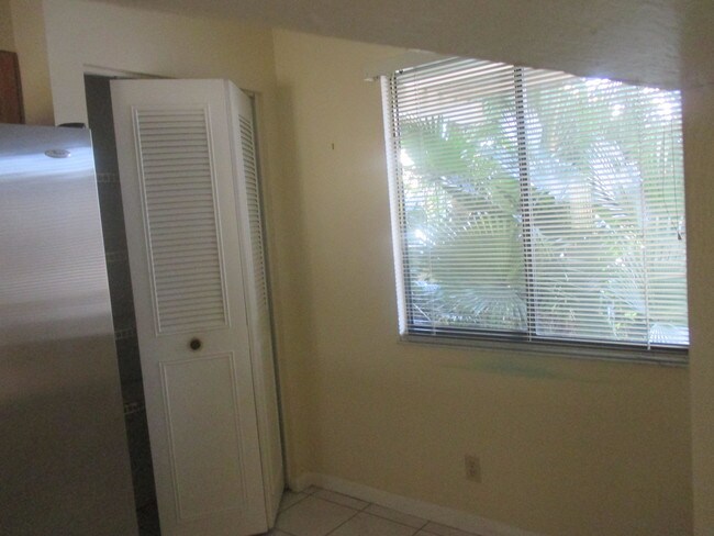Building Photo - 14475  Strathmore Lane 105