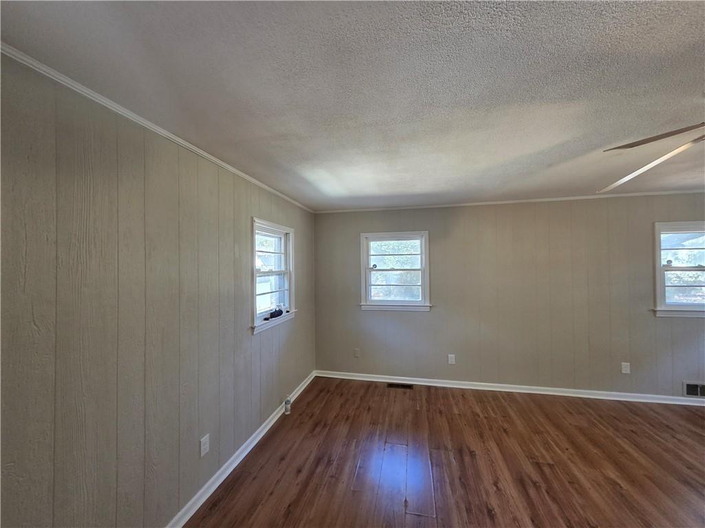 Foto principal - 948 Green Valley Rd SW