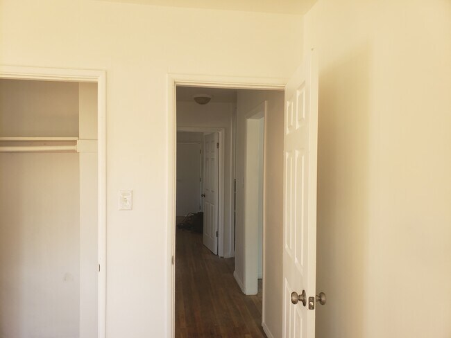 Foto del edificio - 12596 Debell St