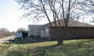 Primary Photo - 5011-5019 McCullom Lake Rd
