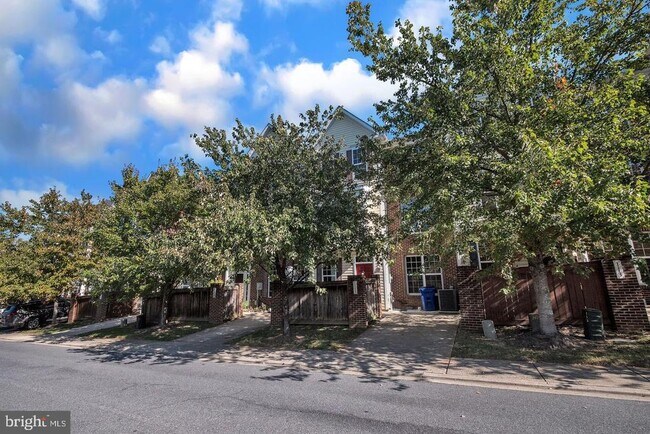 Foto del edificio - 111 Whiskey Creek Cir