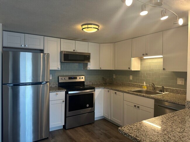 Foto del edificio - 585 Revere Beach Pkwy