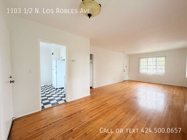 Foto del edificio - 1103 1/2 N. Los Robles Ave.-