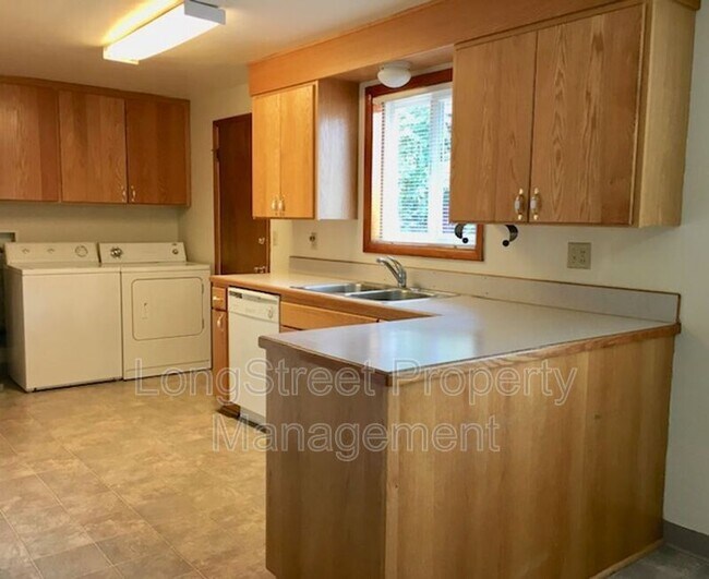 Foto del edificio - 2050 NW Garfield Ave