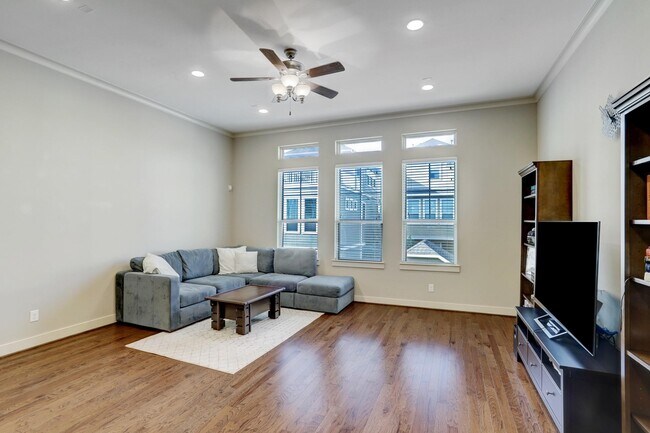 Foto del edificio - 1241 Nelson Falls Ln
