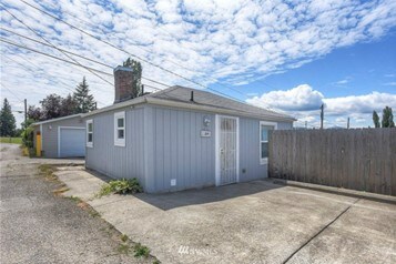 Primary Photo - 2109 11th St