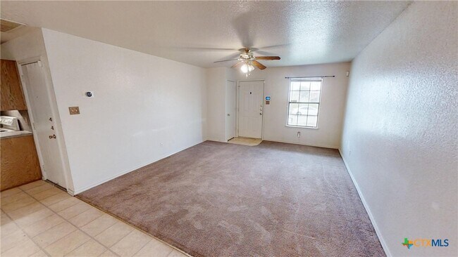 Building Photo - 2706 Alma Dr