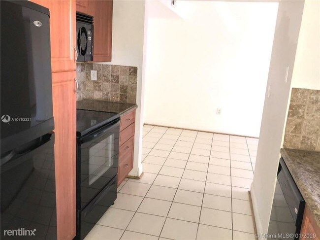 Foto del edificio - 530 NW 114th Ave