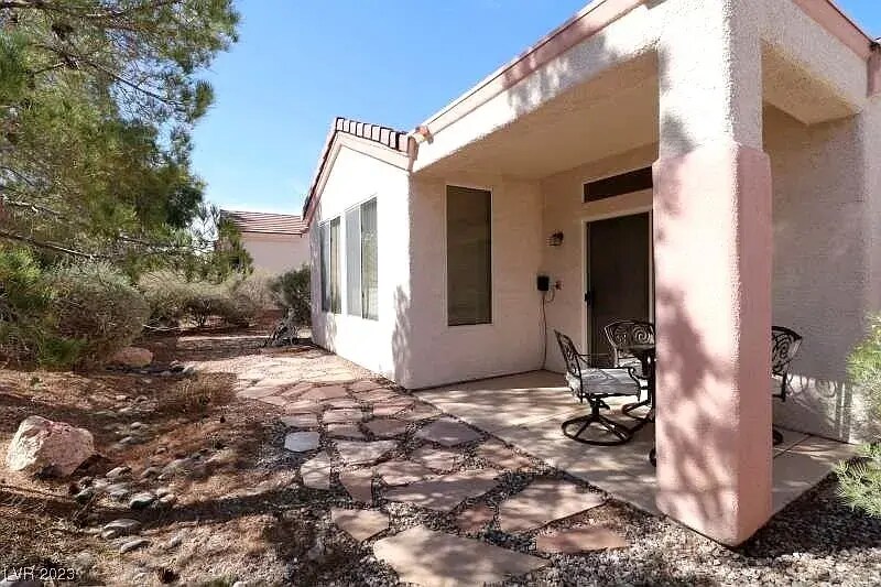 Foto del edificio - 2021 Poppywood Ave