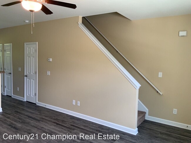 Building Photo - 113 Virginias Landing Ct