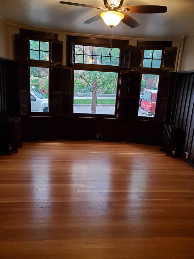 Dining Room - 739 W Broadway St