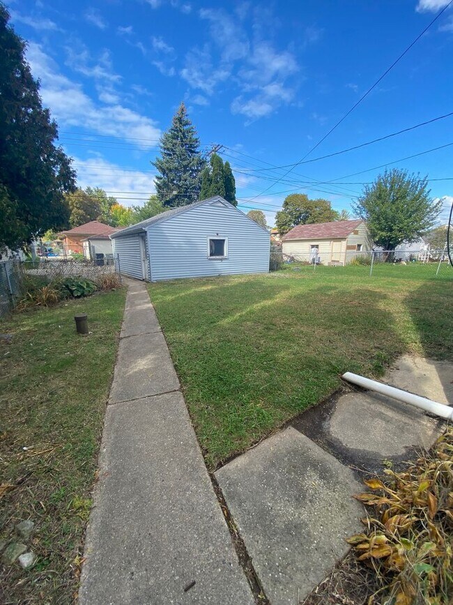 Building Photo - 4027 N 62nd St