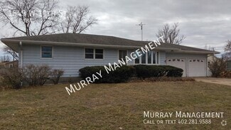 Building Photo - 1543 W 11th St