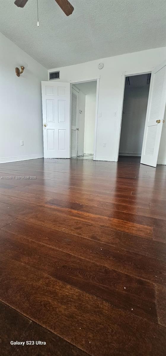 Foto del edificio - 8595 Sunrise Lakes Blvd