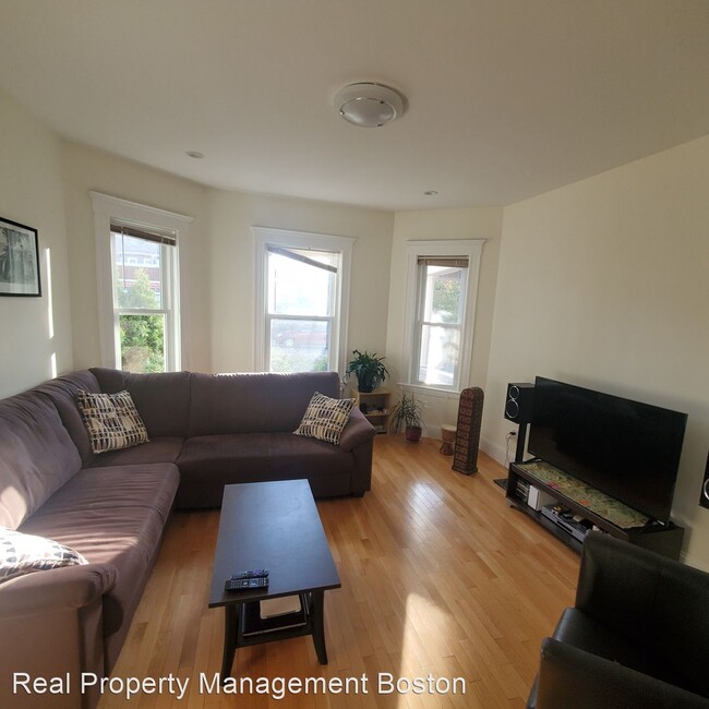 Building Photo - 2 br, 1 bath House - 67 Broadway #1
