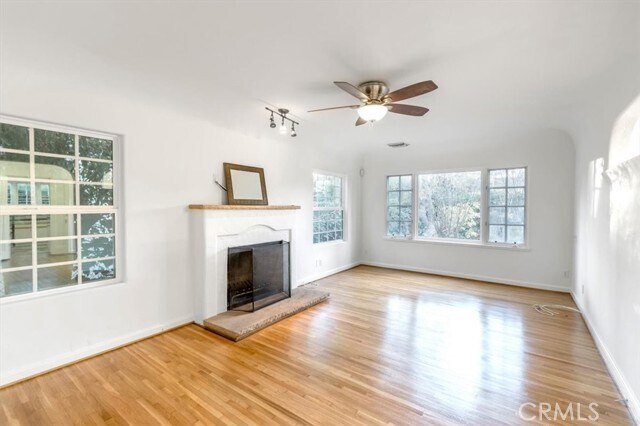 Building Photo - 4246 Greenbush Ave