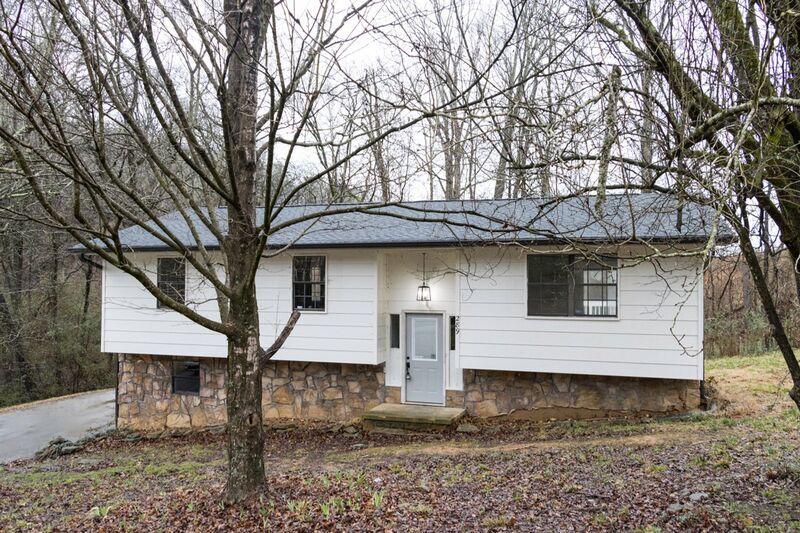 Primary Photo - 289 Belree Rd