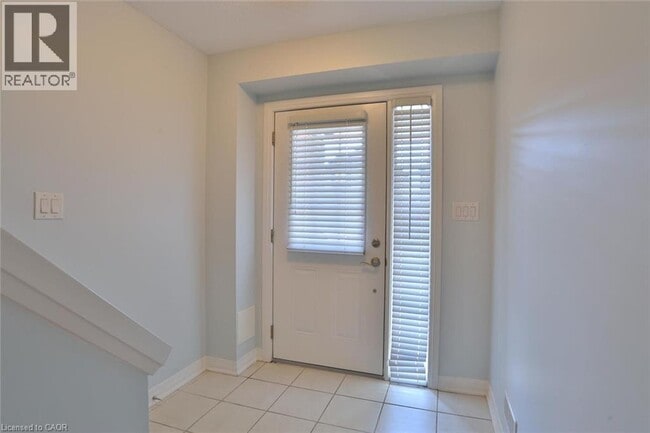 Building Photo - 27 Ridgemount St