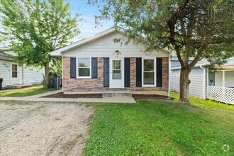 Building Photo - 1607 N Cedar Lake Rd