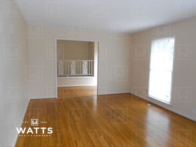 Foto del edificio - 2305 Mountain Oaks Ln