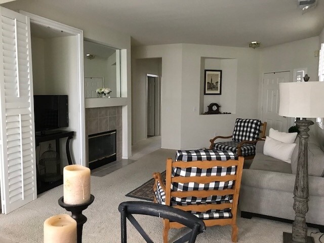 Foto del edificio - 344 Gladstone Dr