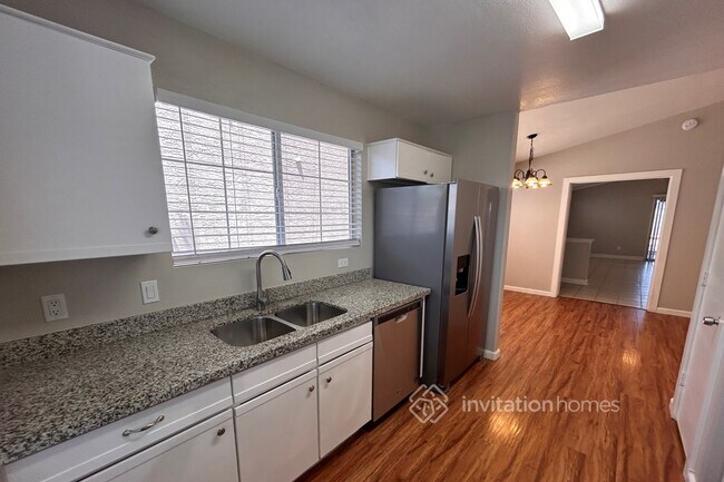 Building Photo - 12021 N 79th Dr