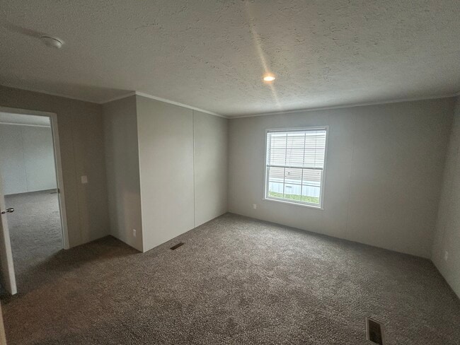 Building Photo - 663 Oregon St