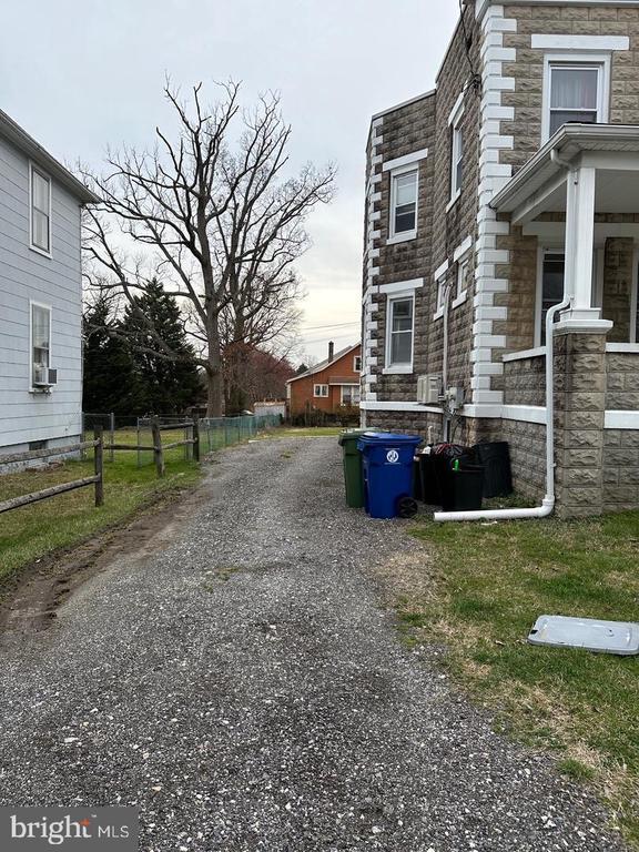 Primary Photo - 3203 Glenmore Ave