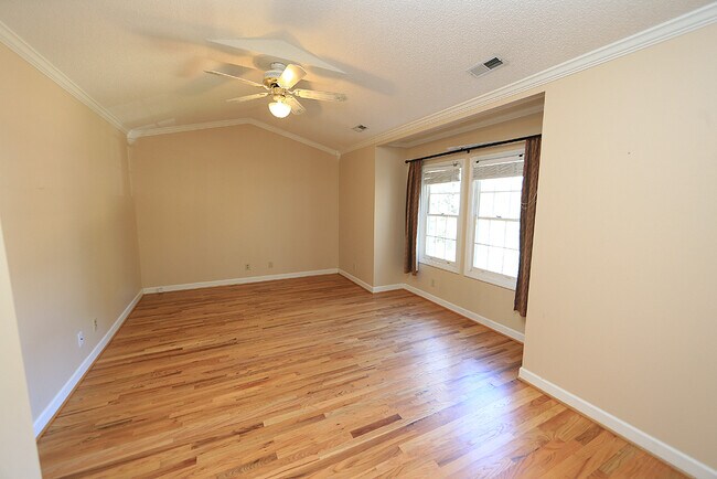 Building Photo - 108 Fairwood Dr