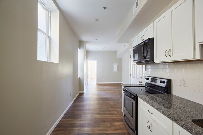 Foto del edificio - 5514 Woodland Ave
