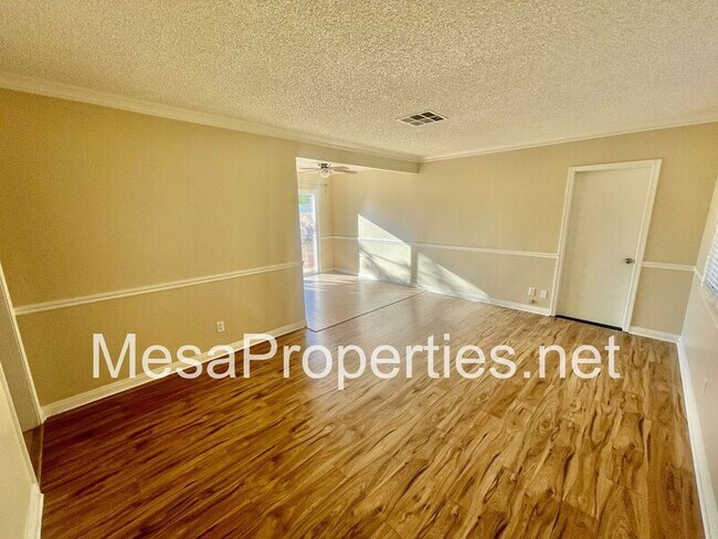 Foto del edificio - 5846 Elmwood Rd