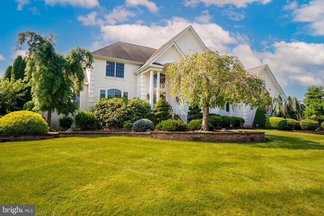 Foto del edificio - 19 Meadowlark Dr