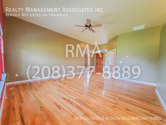 Building Photo - Fantastic Home on Lake View Golf Course