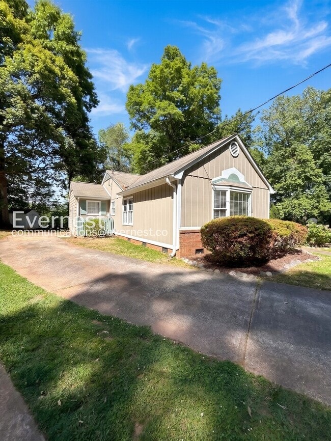 Building Photo - 1231 Willowlake Ct