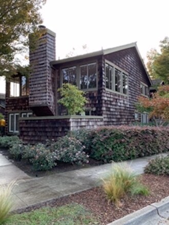 Building Photo - 2750 Sea View Pkwy