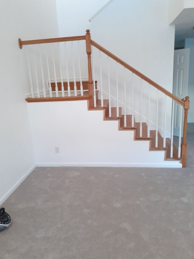 Foto del edificio - Spacious 3 bedroom 2 bath townhouse